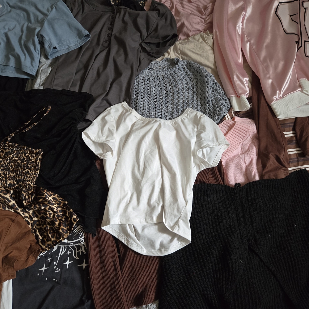 SHEIN Tops Bundle - Ramdomized